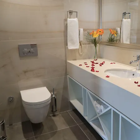 Hotel Mirart Boutique & 3*