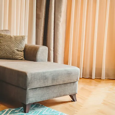 Hotel Mirart Boutique & 3*