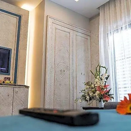 Mirart Boutique & Hotel