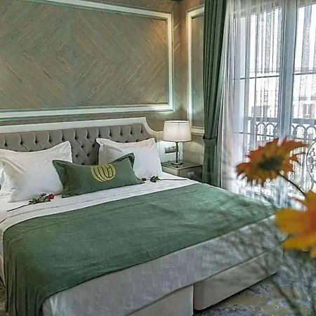 Mirart Boutique & Hotel 3*