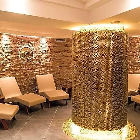 Mirart Boutique & Hotel