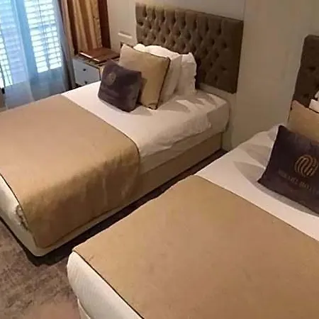 Hotel Mirart Boutique & 3*