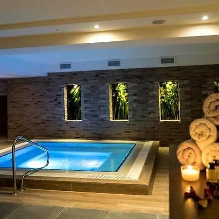 Mirart Boutique & Hotel 3*